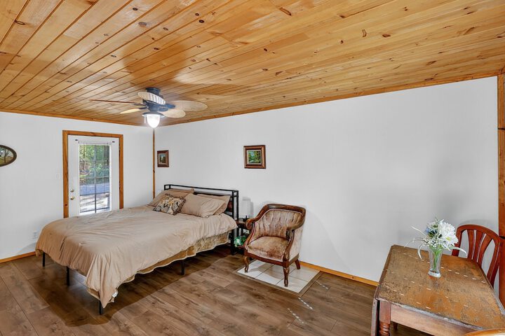 Room 3 of 9
