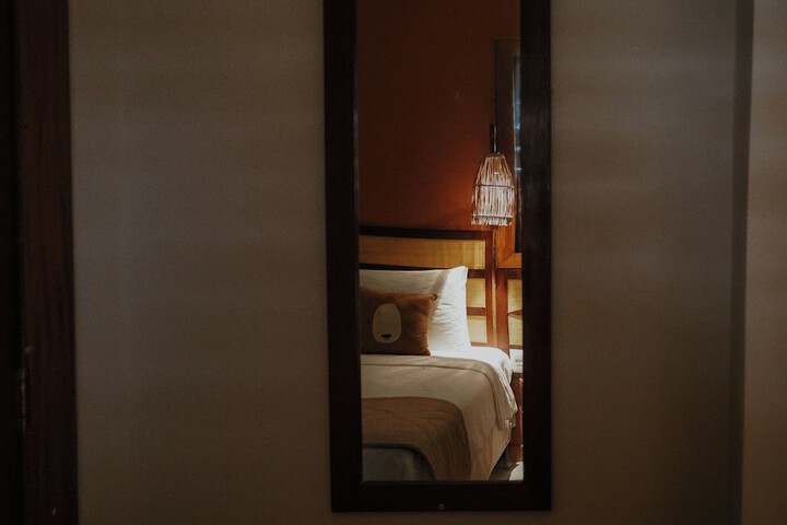 Room 52 of 149