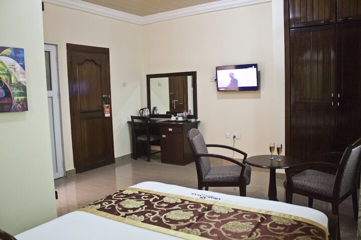 Room 5 of 44