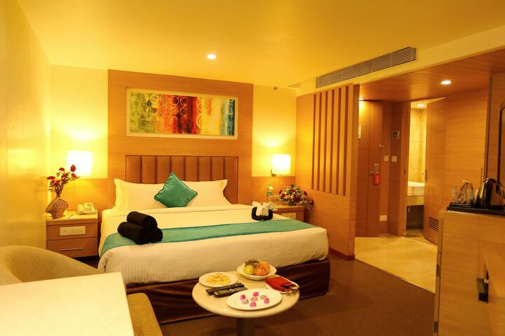 Room 9 of 35
