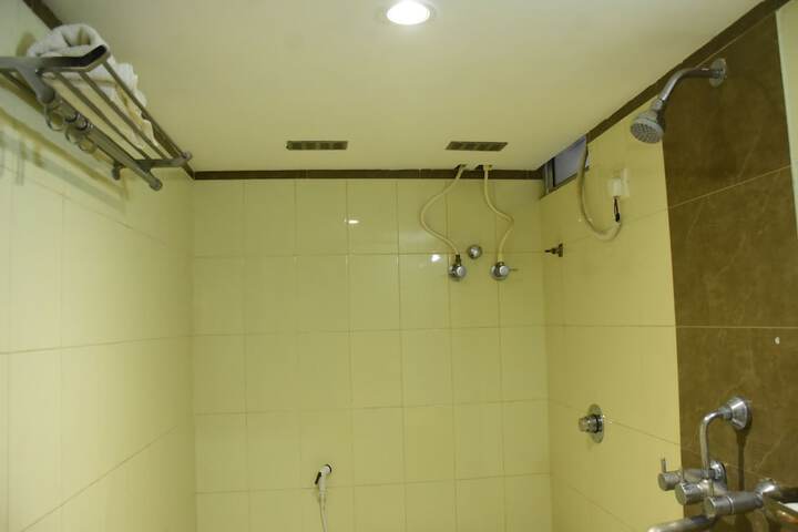 Room 52 of 75