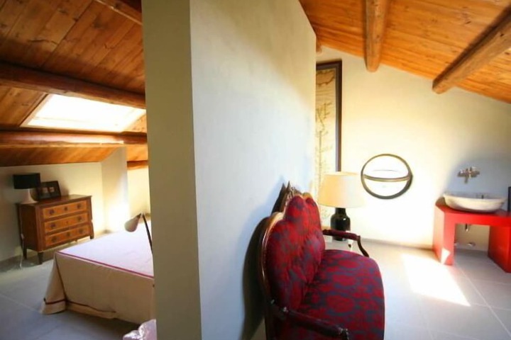 Room 2 of 70