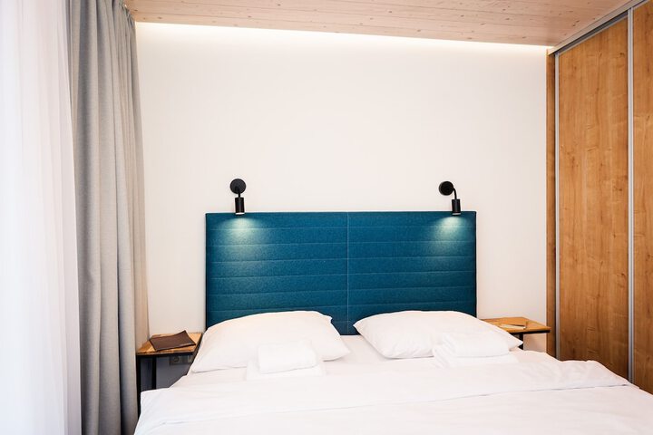 Room 9 of 49