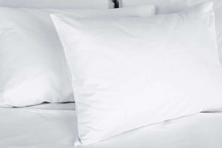 1 Queen Bed (7 of 10)