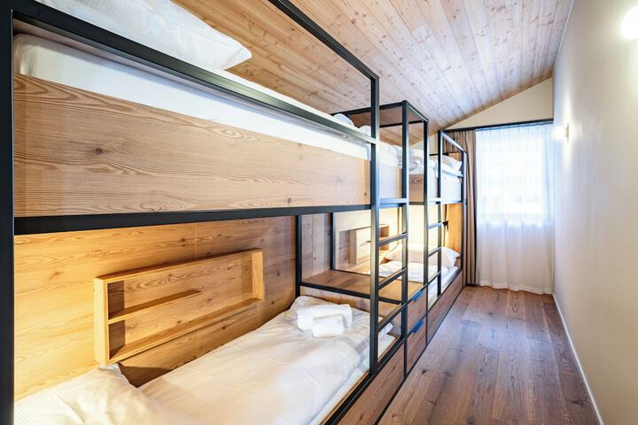 Room 12 of 47