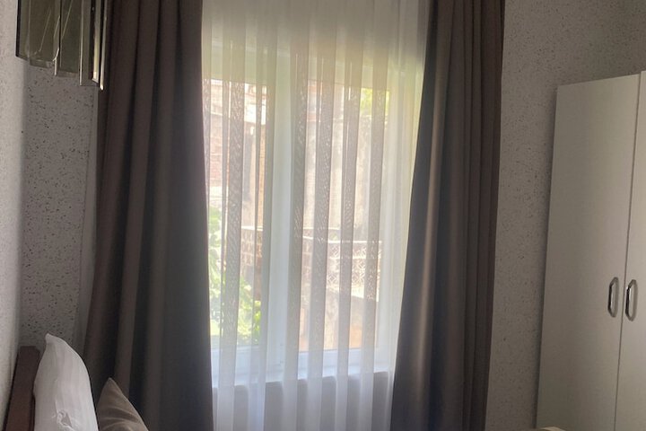 Room 20 of 80