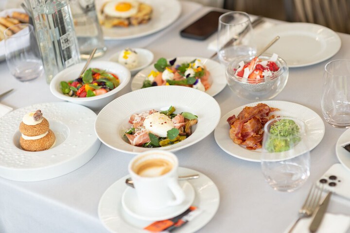 Breakfast/Coffee Service 18 of 22
