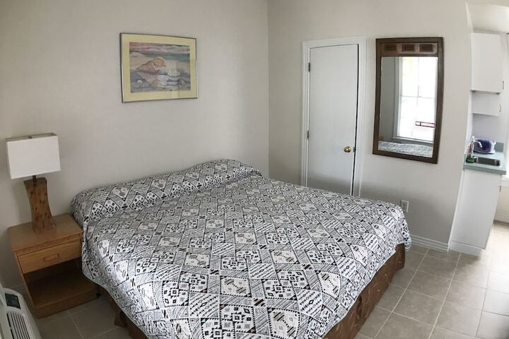 Room 4 of 34