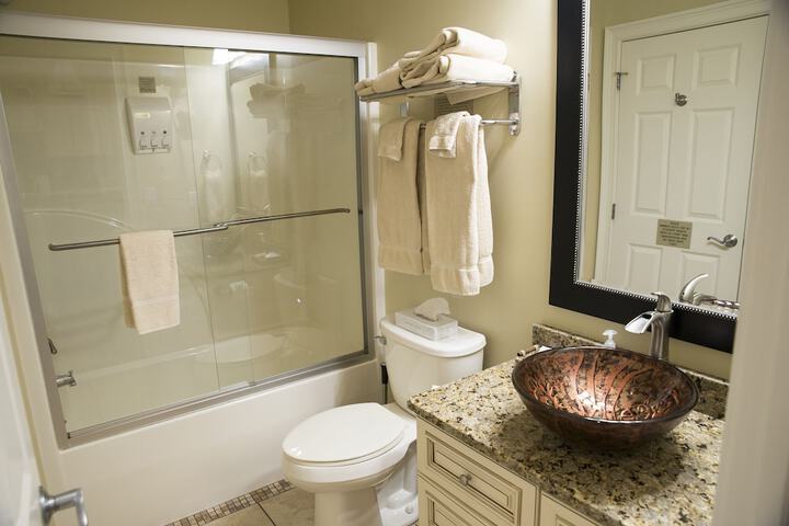 2 Queen Beds River View (22 of 31)