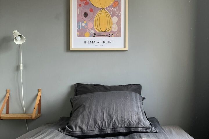 Room 5 of 9