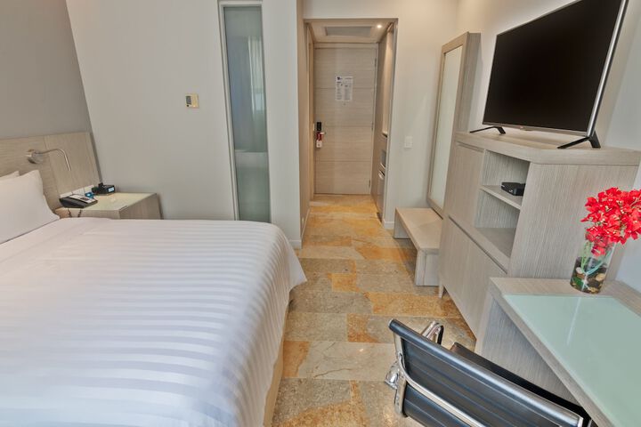 Room 11 of 42