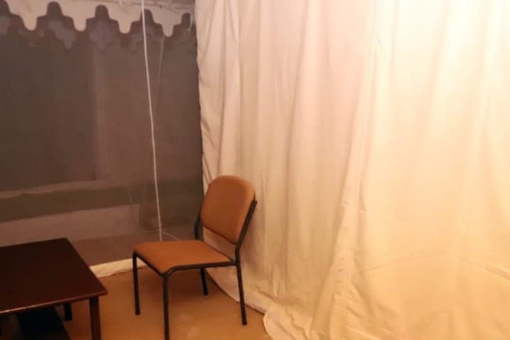 Room 6 of 32