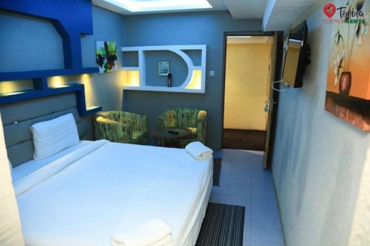 Room 6 of 20