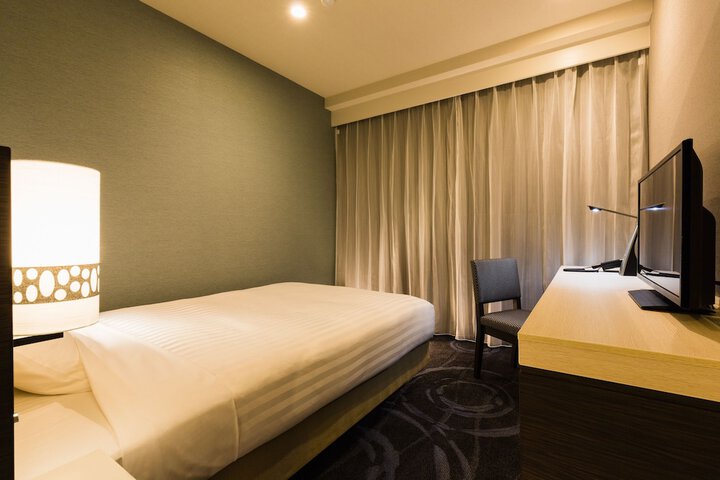 Room 10 of 29