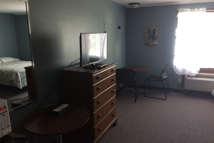 Room 8 of 32