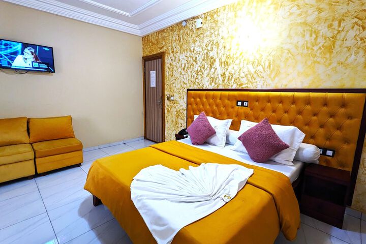 Room 3 of 46