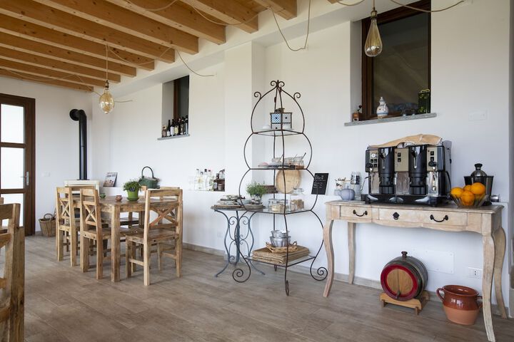 Breakfast/Coffee Service 40 of 71
