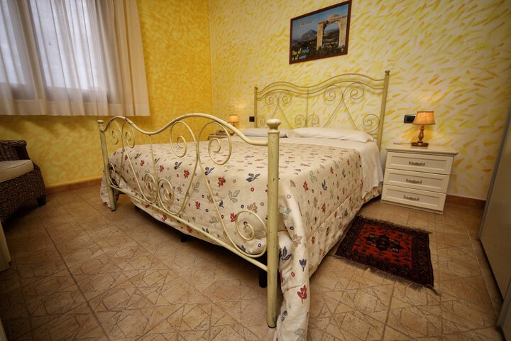 Room 5 of 35