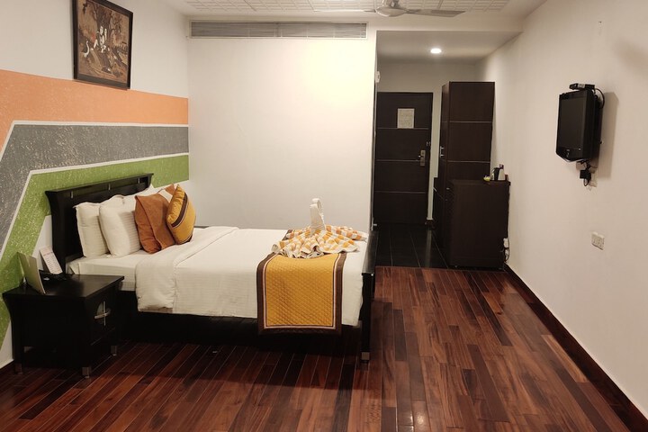 Room 7 of 38