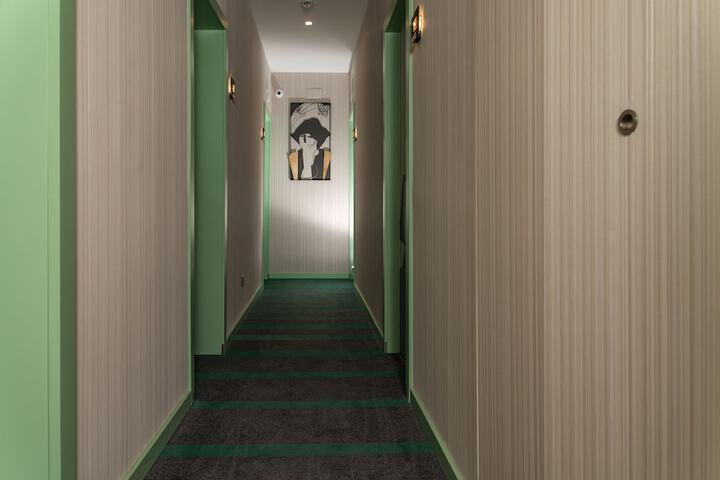 Ballroom/Hall 44 of 53