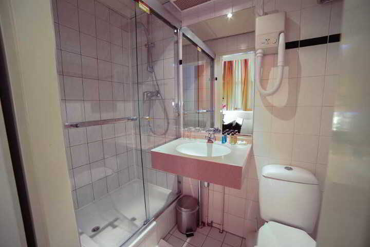Room 4 of 4