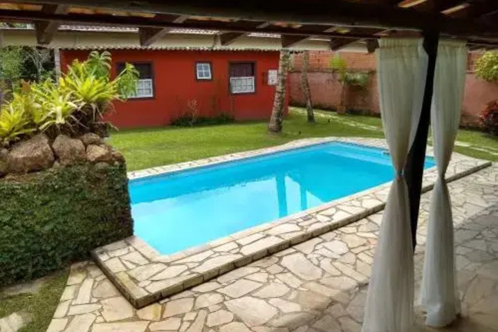 Pool 4 of 8