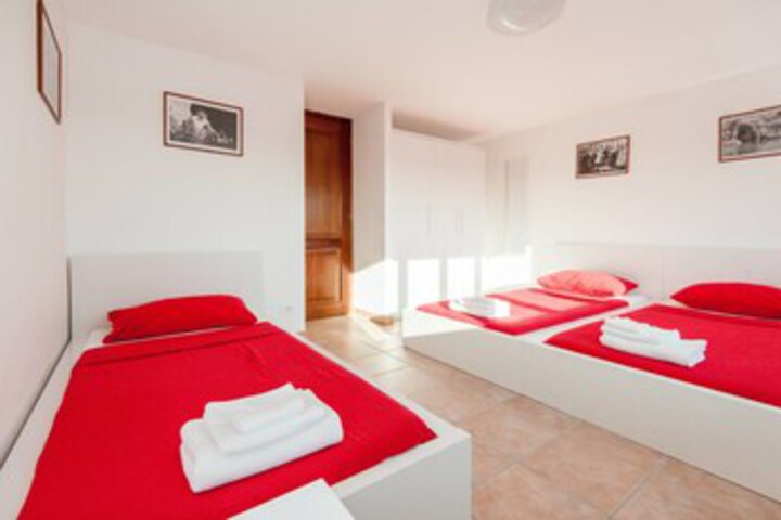 Room 45 of 59