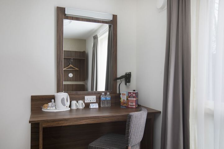 Room 11 of 26