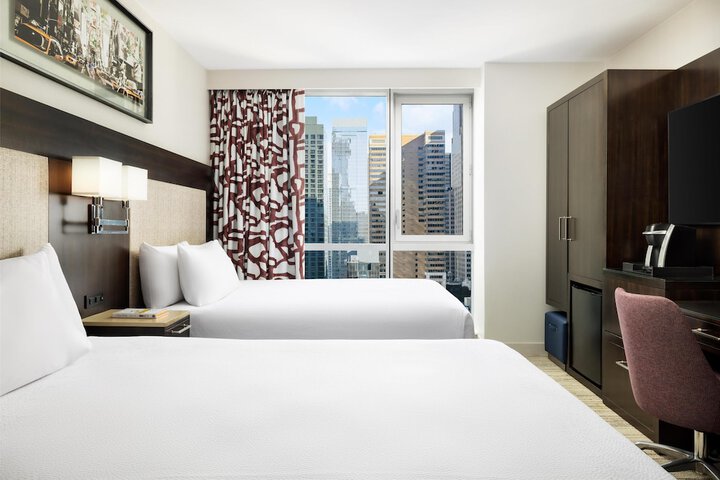 Room 32 of 53