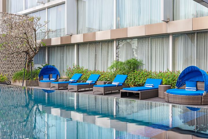 Pools & Facilities