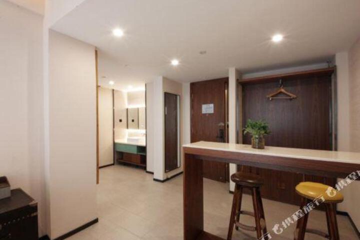 Gemei Hotel (sanxiaokou Pedestrian Street store of Hefei first peoples Hospital)