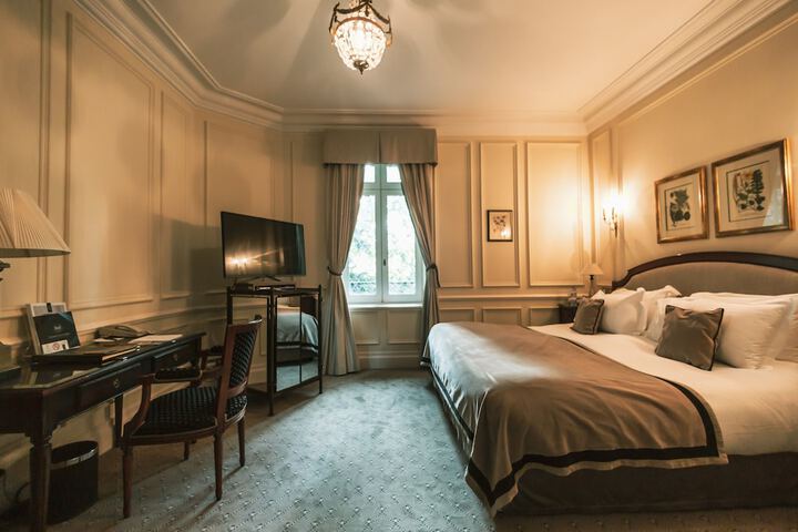 Room 10 of 181
