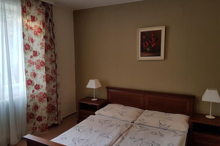 Room 5 of 35