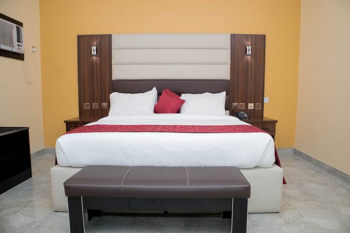 Room 15 of 82