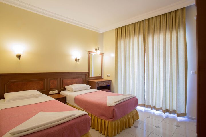 Room 5 of 34