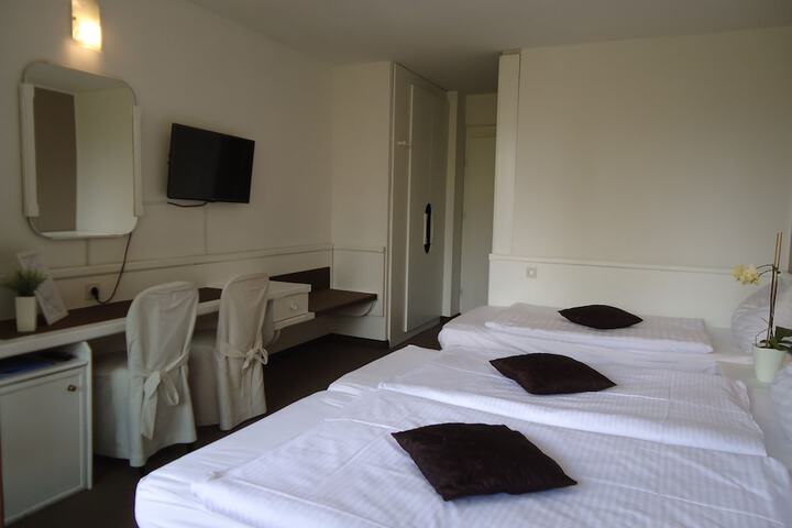 Room 8 of 64