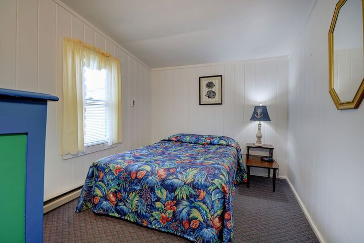 Room 4 of 87