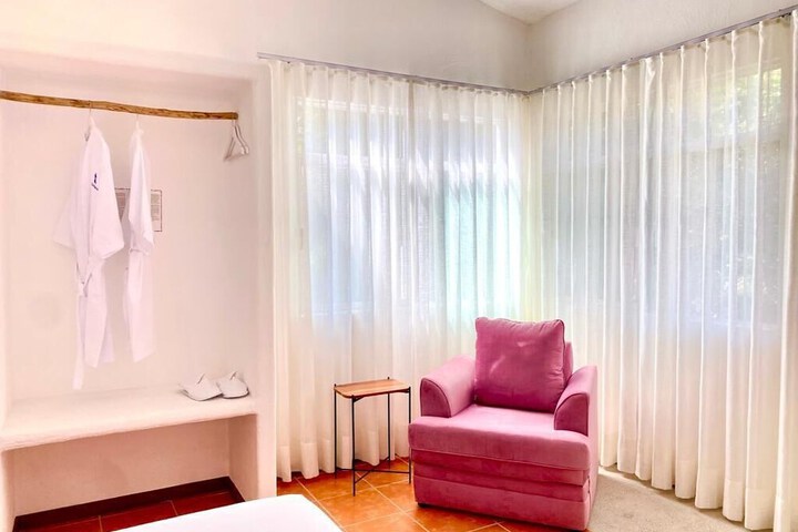 Room 11 of 53