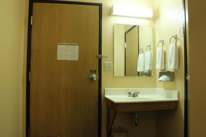Room 24 of 42