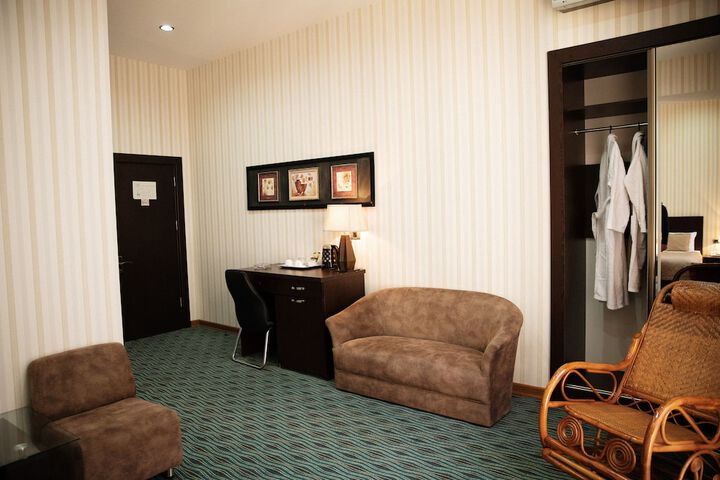 Room 24 of 46