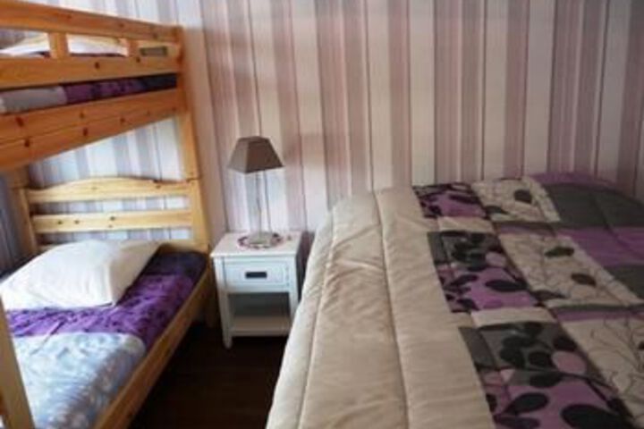 Room 8 of 16