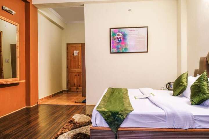 Room 4 of 30