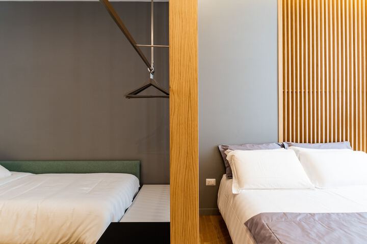 Room 12 of 76