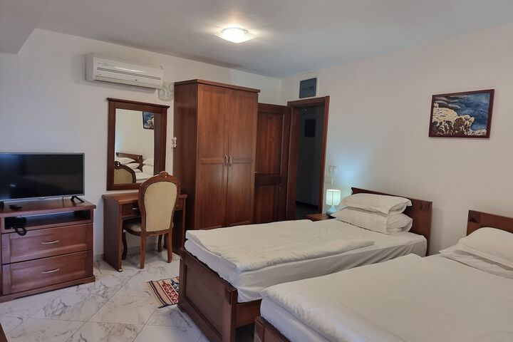 Room 15 of 263