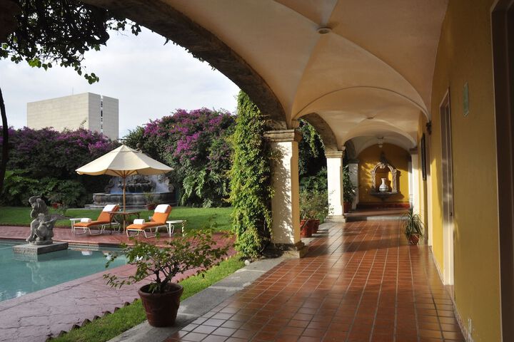 Hotel with Pool