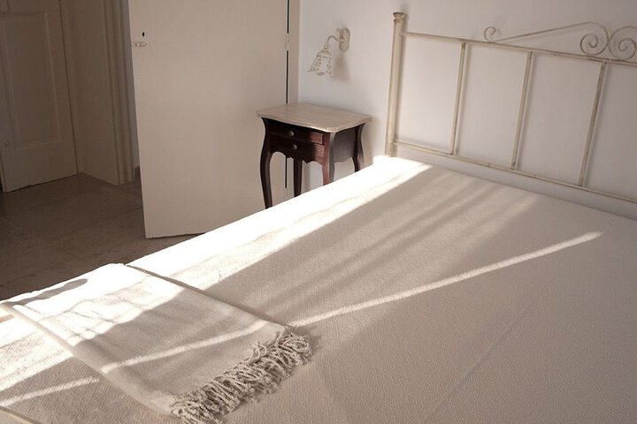 Room 3 of 83
