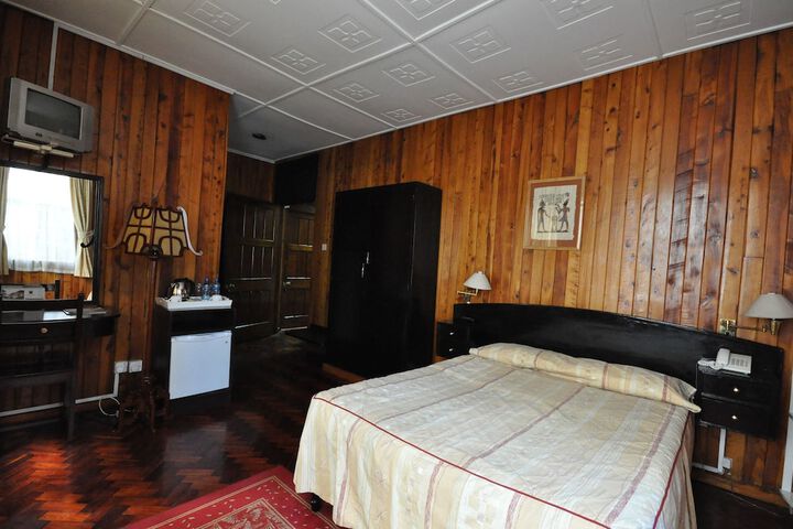 Room 5 of 43