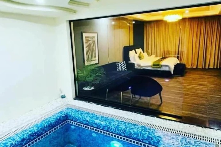 Pool 19 of 35