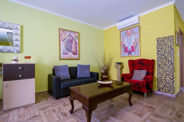 Room 15 of 43