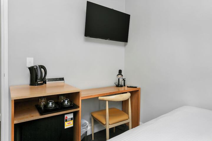 Room 16 of 48